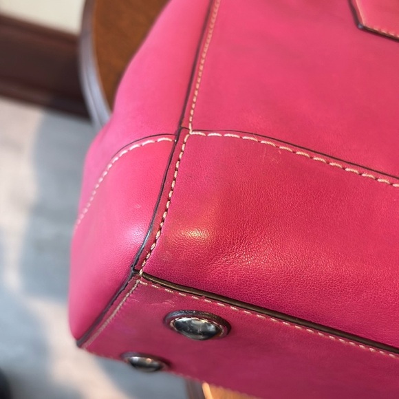 Coach  shoulder bag  thick smooth leather bright pink  Silvertone HW f13675  EUC - Picture 17 of 17